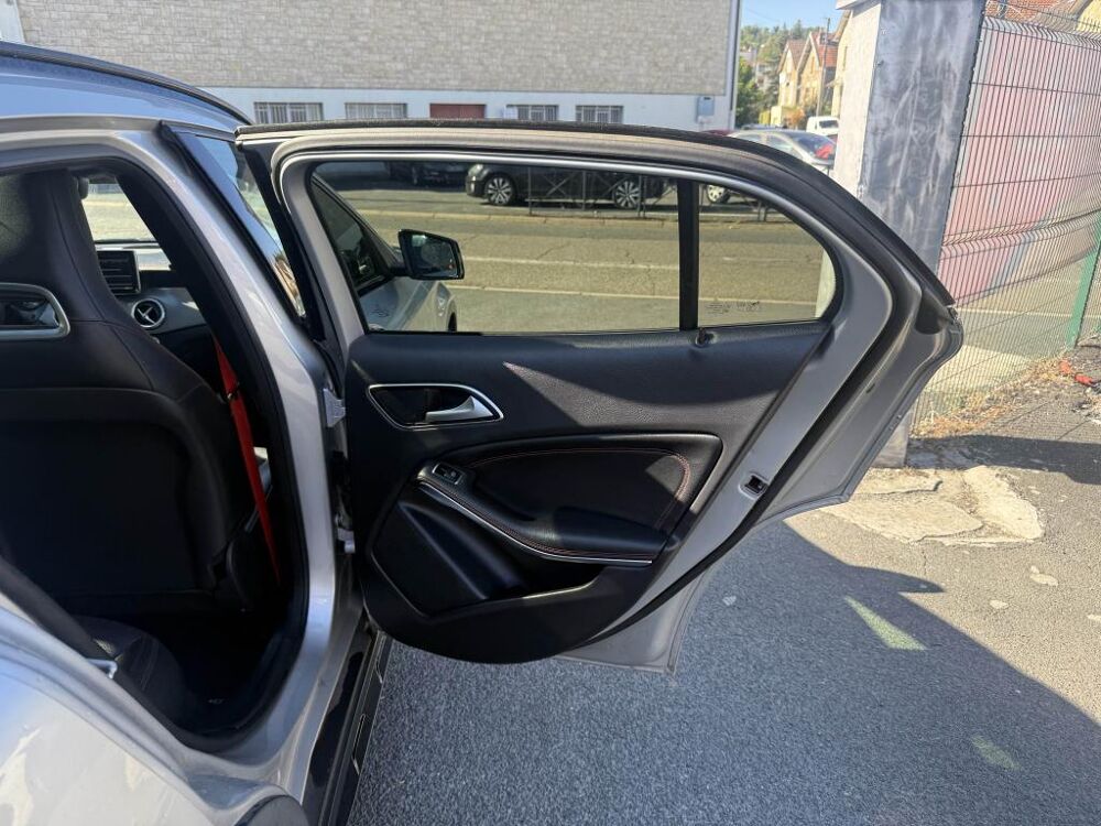 Classe GLA 250 - 211ch BV 7G-DCT Fascination 4-Matic TOIT OUVRANT + GP 2015 occasion 19100 Brive-la-Gaillarde