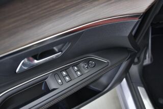 3008 Hybrid 136 e-DCS6 GT 2023 occasion 17130 Montendre