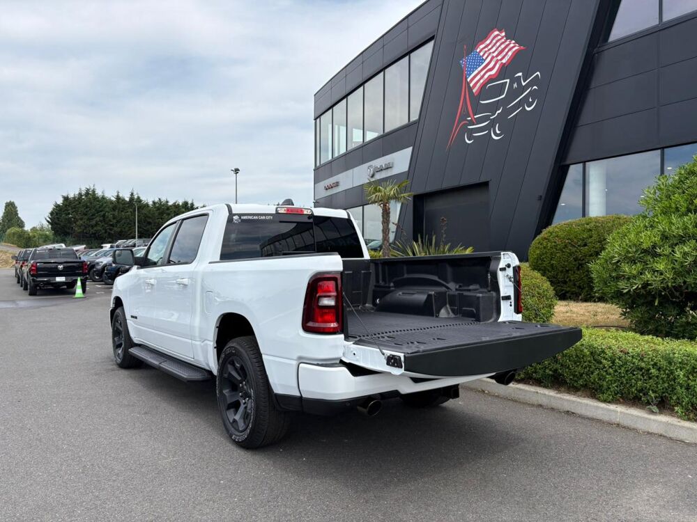 RAM 1500 CREW CAB SPORT BLACK PACKAGE 2025 occasion 91830 Le Coudray-Montceaux