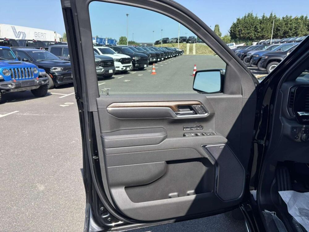 Divers Crewcab High Country V8 EcoTec 6.2L 4WD 2026 occasion 91830 Le Coudray-Montceaux