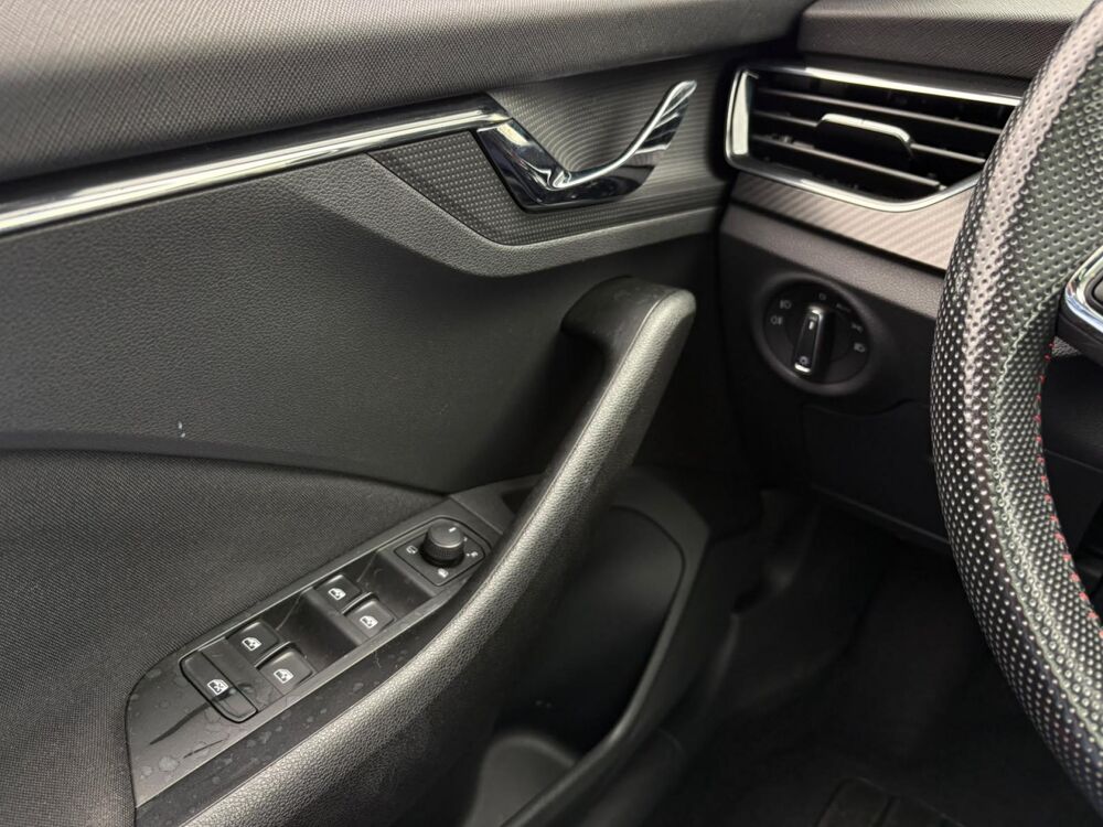 Kamiq 1.0 TSI Evo 110 BV DSG7 Monte-Carlo, cam&eacute;ra de recul, carpl 2021 occasion 31660 Bessi&egrave;res