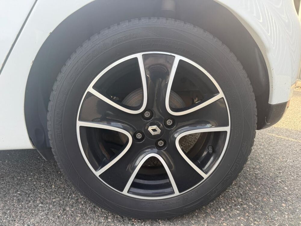 Clio 1.5 DCI 90 ENERGY INTENS 2015 occasion 42170 Saint-Just-Saint-Rambert
