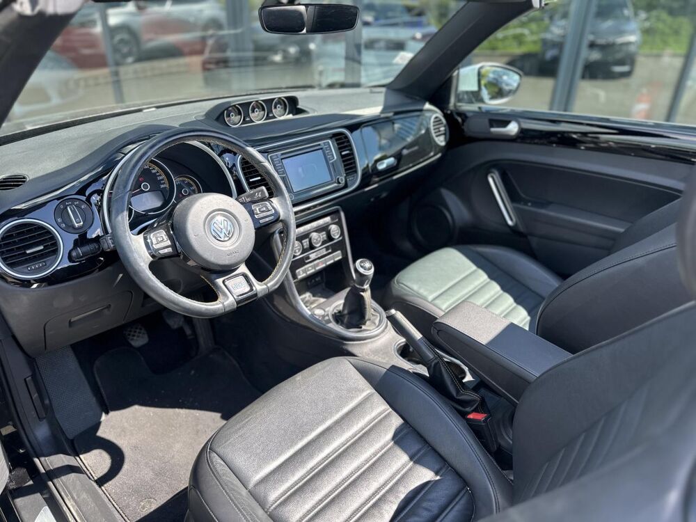 COCCINELLE II Coccinelle Cabriolet 1.2 16V TSI BlueMotion - 105 COCCINELLE 2017 occasion 33450 Montussan