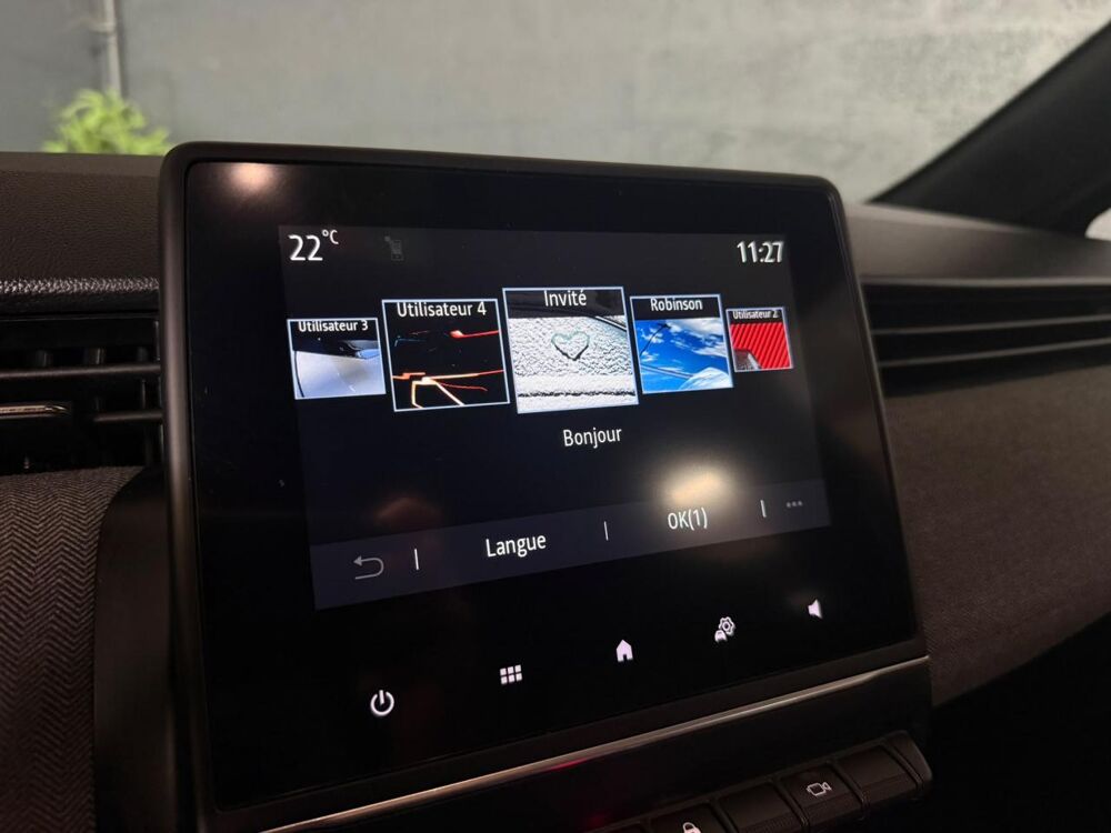 Clio 1.6 E-Tech Hybride 145 CH BVA multi-modes FINITION Techno G 2024 occasion 33700 M&eacute;rignac