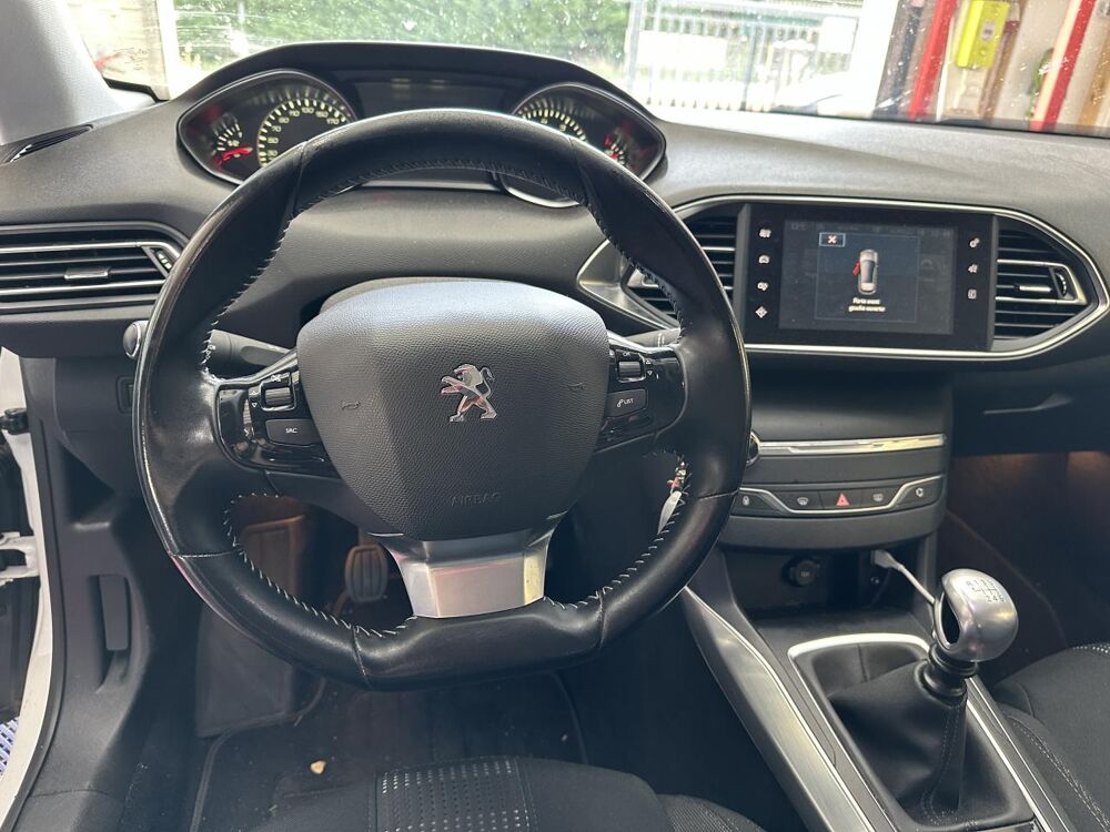 308 GENERATION-II 1.2 PURETECH 130 ALLURE START-STOP 2015 occasion 33370 Artigues-pr&egrave;s-Bordeaux