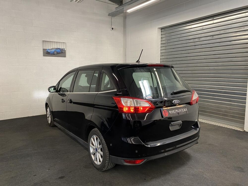 Grand C-MAX FORD GRAND FOCUS C-MAX 1.0 ECOBOOST 125 TITANIUM START-STOP 2018 occasion 02000 Laon