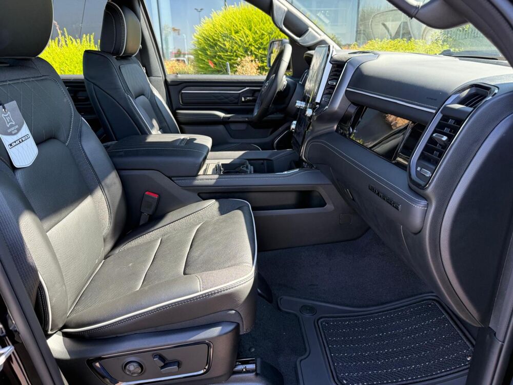 RAM 1500 CREW LIMITED NIGHT EDITION BOX HAYON MULTI V8 5,7L 2026 occasion 91830 Le Coudray-Montceaux