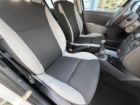 Clio 1.2i 16V - 75 Euro 5  III BERLINE Aliz&eacute; 2012 occasion 35780 La Richardais