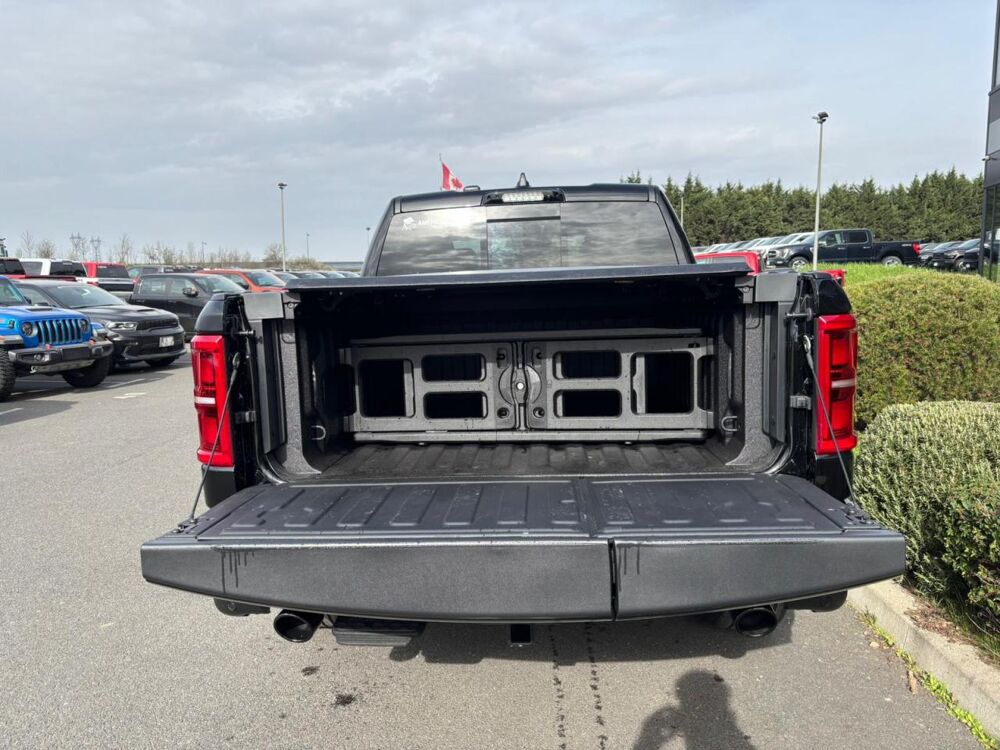 RAM 1500 CREW LIMITED NIGHT EDITION BOX HAYON MULTI 2026 occasion 91830 Le Coudray-Montceaux