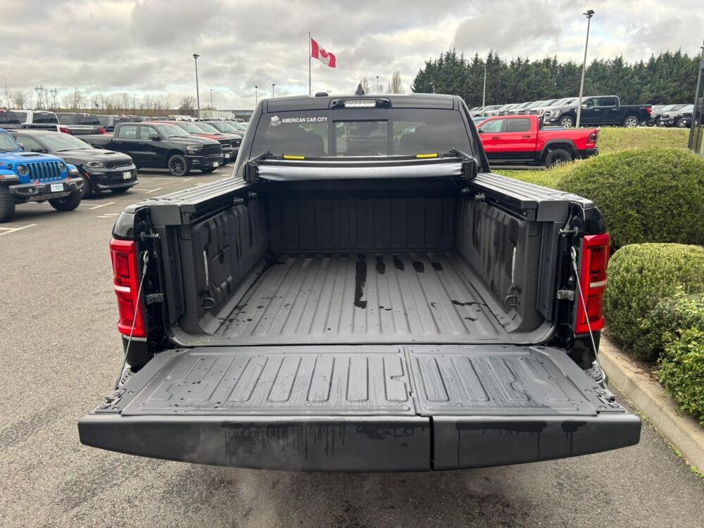 RAM 1500 CREW LIMITED NIGHT EDITION BOX HAYON MULTI 2025 occasion 91830 Le Coudray-Montceaux