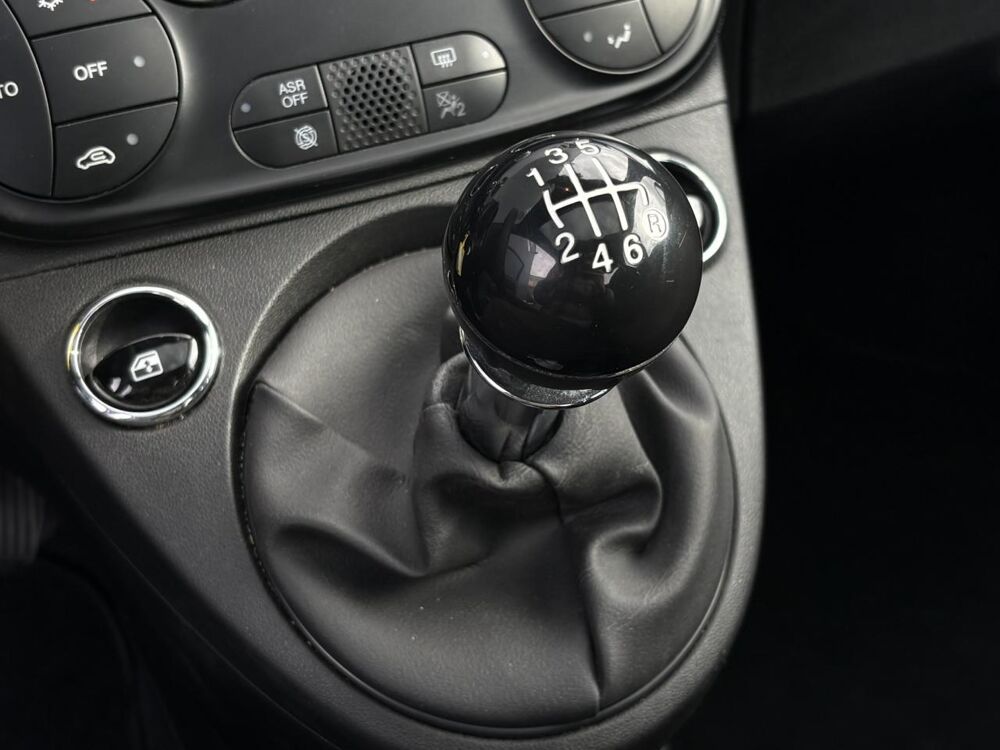 500 Hybrid 70 avec Toit pano, Apple Car Play et Jantes alu 15\' 2024 occasion 35300 Foug&egrave;res