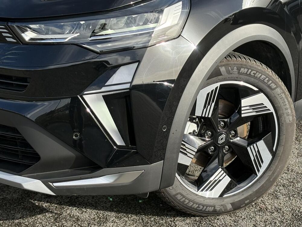 Symbioz E-Tech Full Hybrid 145 Iconic avec Cam&eacute;ra 360&deg;, et Hayon mai 2025 occasion 35300 Foug&egrave;res