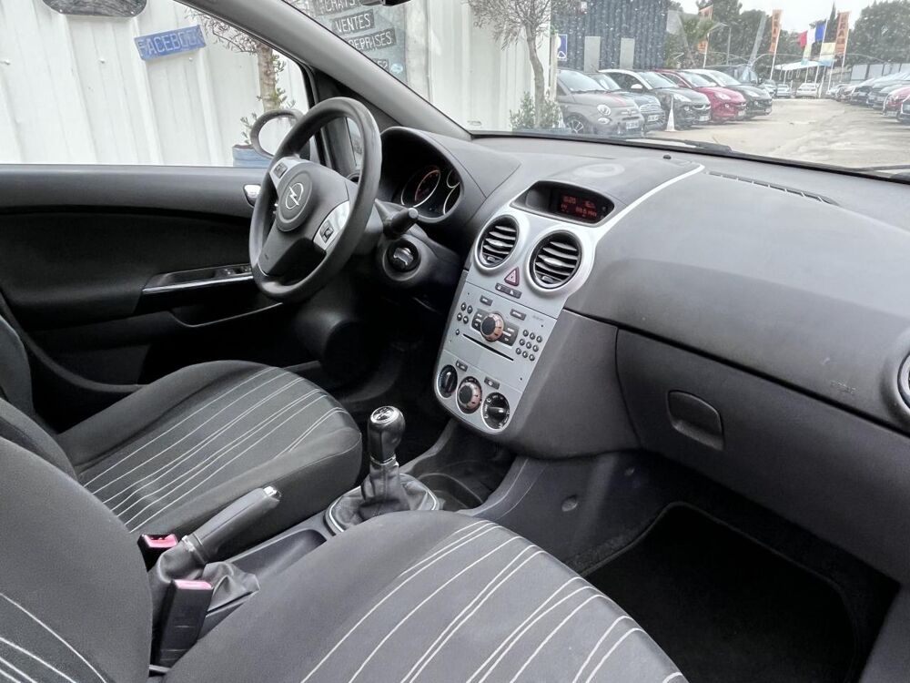 Corsa 1.2i Twinport Enjoy 2009 occasion 83490 Le Muy