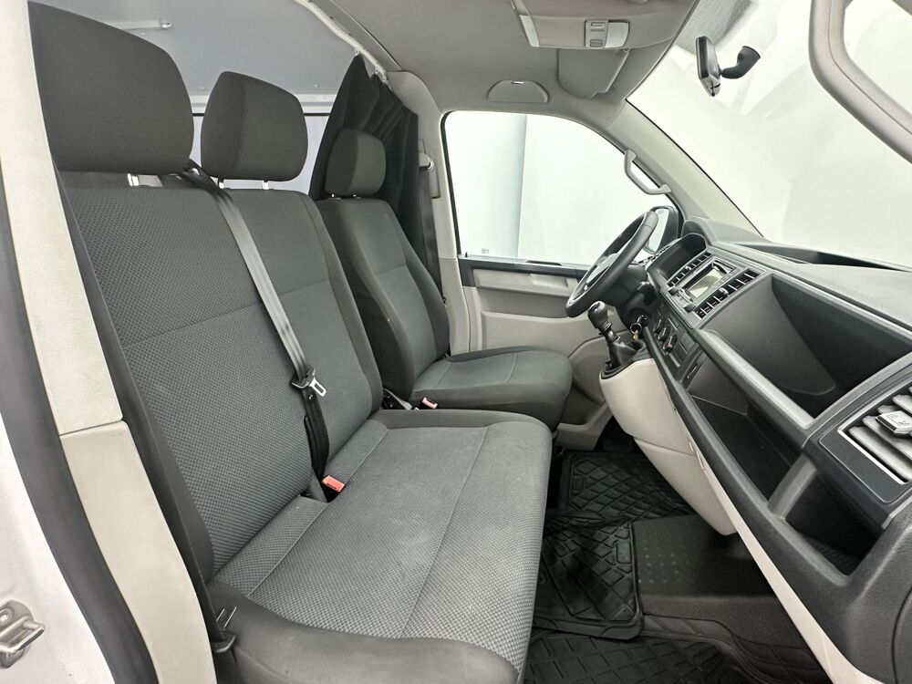 MULTIVAN L2H1 2.0 TDi 102ch VAN ENTIEREMENT AM&Eacute;NAG&Eacute; - GARANTIE 12 MOI 2015 occasion 33130 B&egrave;gles