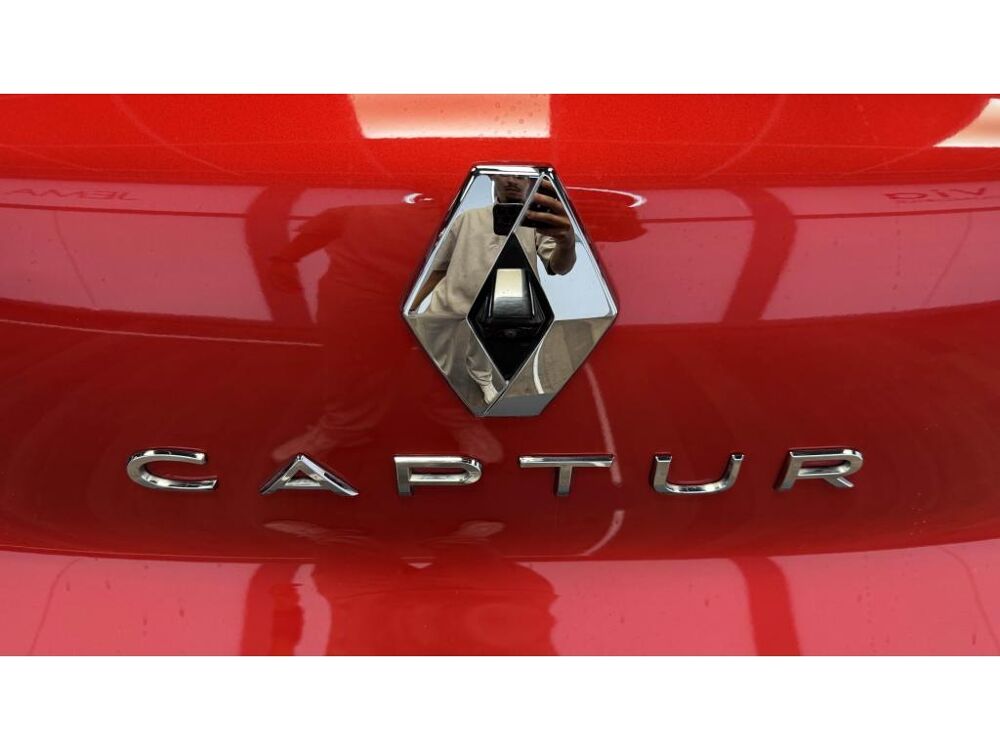 Captur 1.6 E-Tech 145 - Camera 360 - Volant Chauffant - Entretien 2024 occasion 60740 Saint-Maximin