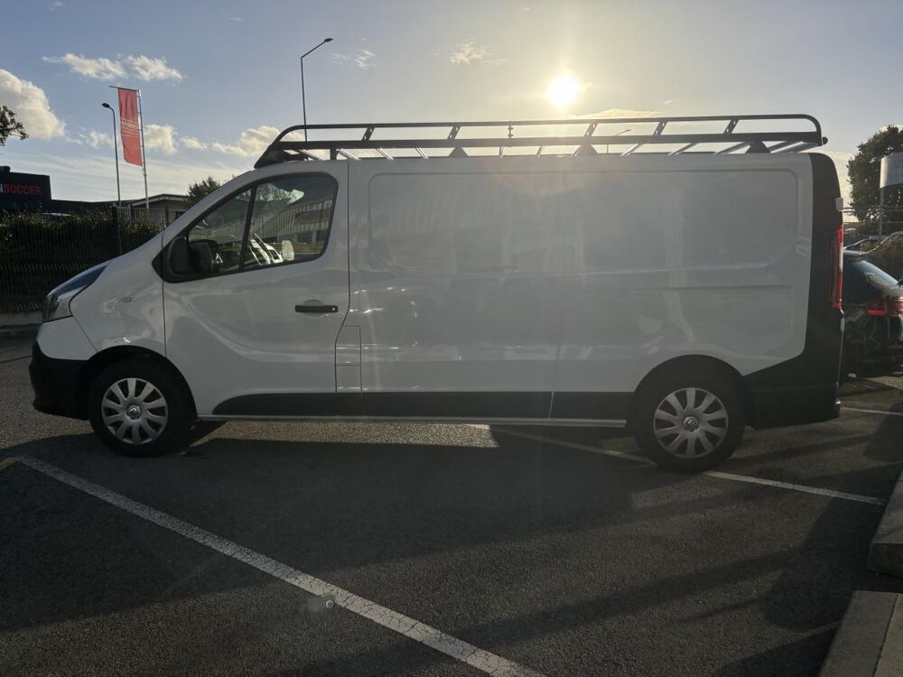 Trafic L2H1 1300 Kg 1.6 dCi 125 Grand Confort CARPLAY GALLERIE 2018 occasion 49070 Beaucouz&eacute;
