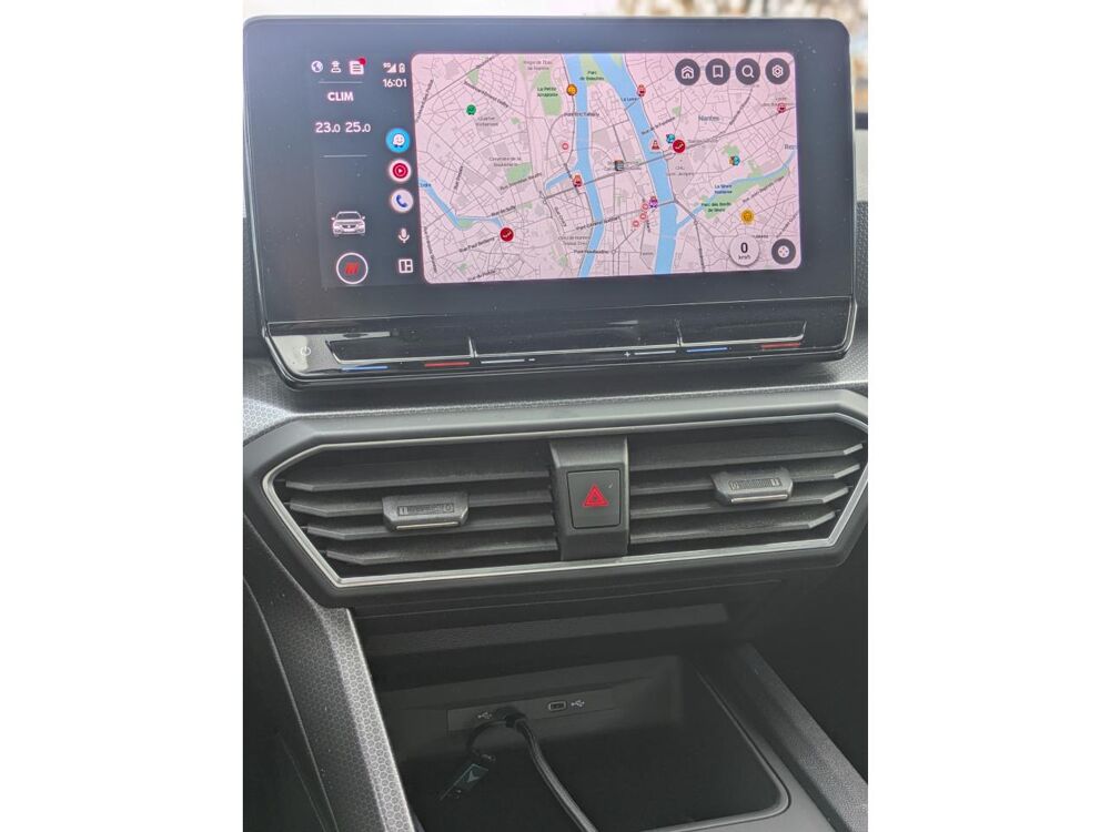 Leon BUSINESS eTSI 110ch DSG7 2024 occasion 44700 Orvault