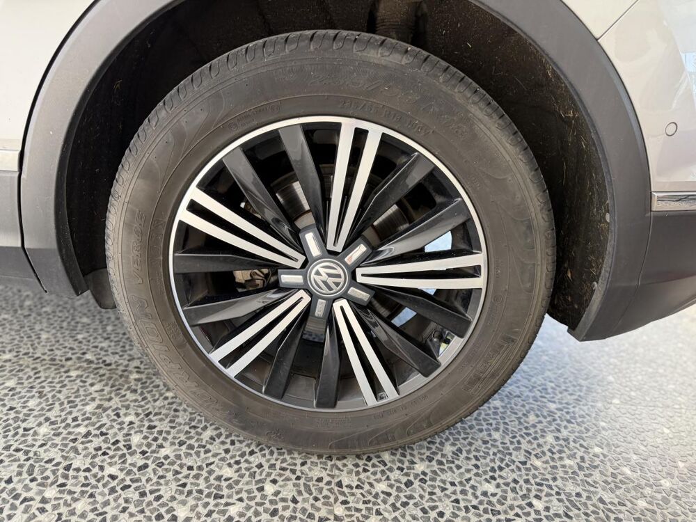 Tiguan 1.4 TSI 150CH ACT CARAT EXCLUSIVE DSG BVA GARANTIE 12 MOIS 2017 occasion 16000 Angoul&ecirc;me