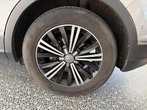 Tiguan 1.4 TSI 150CH ACT CARAT EXCLUSIVE DSG BVA GARANTIE 12 MOIS 2017 occasion 16000 Angoul&ecirc;me