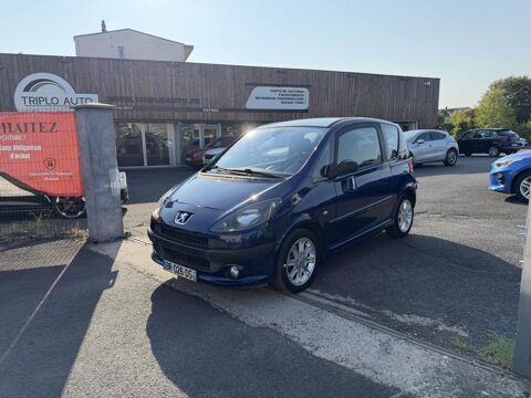 Peugeot 1007 1.6i - 110 Bva Sporty Pack clim + radar 