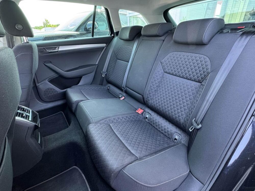 Superb BUSINESS TSI PHEV 218 DSG BREAK 2021 occasion 44700 Orvault