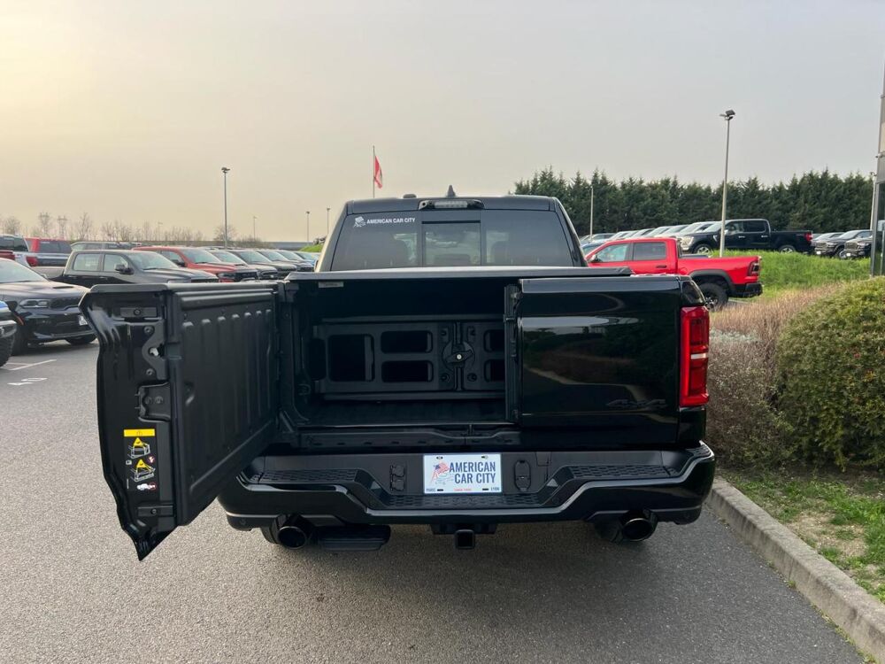 RAM 1500 CREW LIMITED NIGHT EDITION BOX HAYON MULTI 2026 occasion 91830 Le Coudray-Montceaux