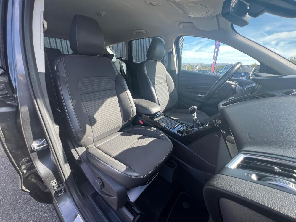 Kuga 2.0 TDCI 150 TITANIUM 4X2 START-STOP / CARPLAY / RADARS ARR 2017 occasion 42170 Saint-Just-Saint-Rambert