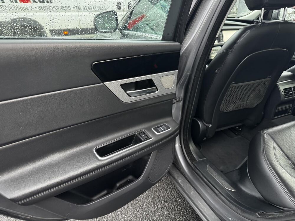 XF 2.0 D - 180 BVA S&S Prestige Gps + Camera AR + Clim 2016 occasion 19100 Brive-la-Gaillarde
