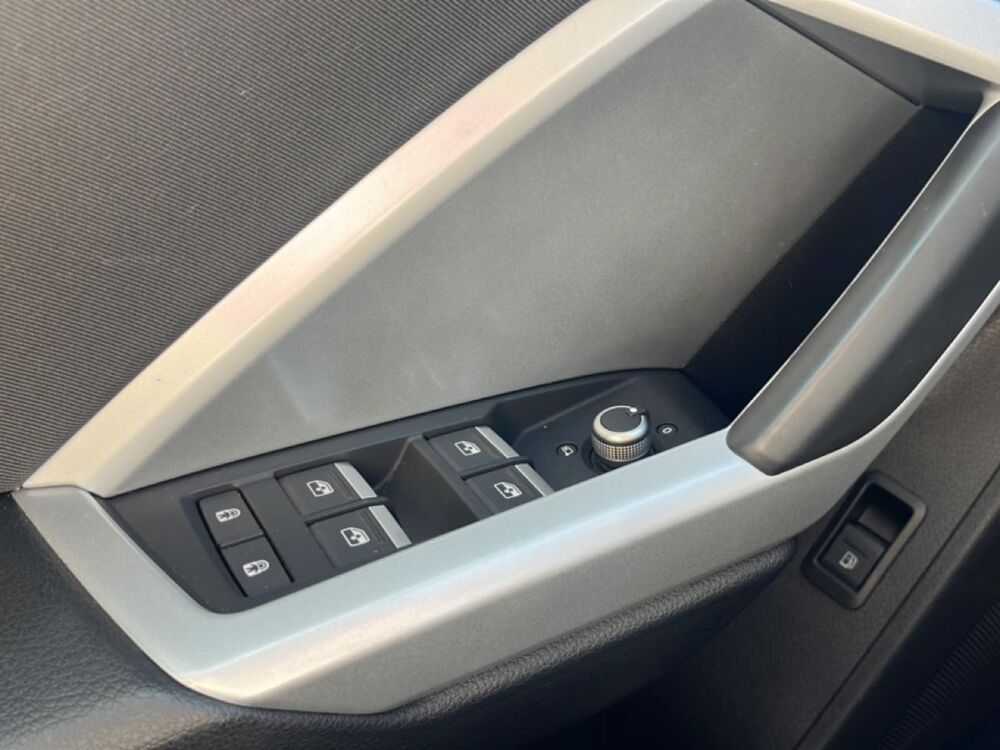 Q3 45 tfsi 245 business line s tronic 6 2023 occasion 85150 Les Achards