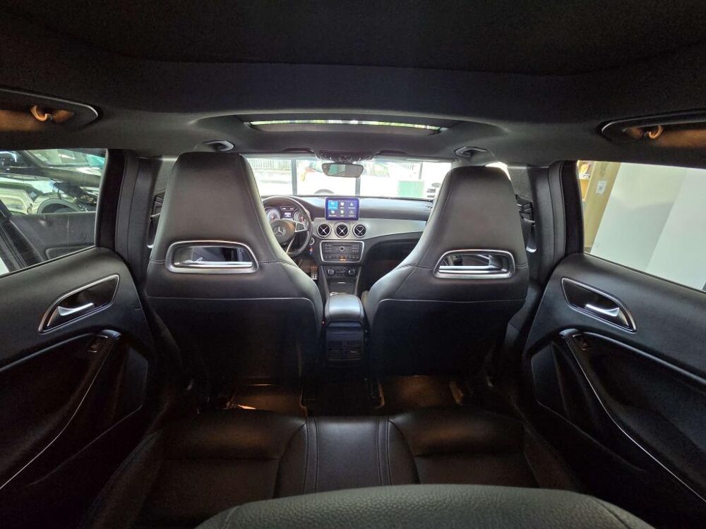 Classe GLA 200 d - BV 7G-DCT - Fascination 4-Matic 2016 occasion 38400 Saint-Martin-d'H&egrave;res