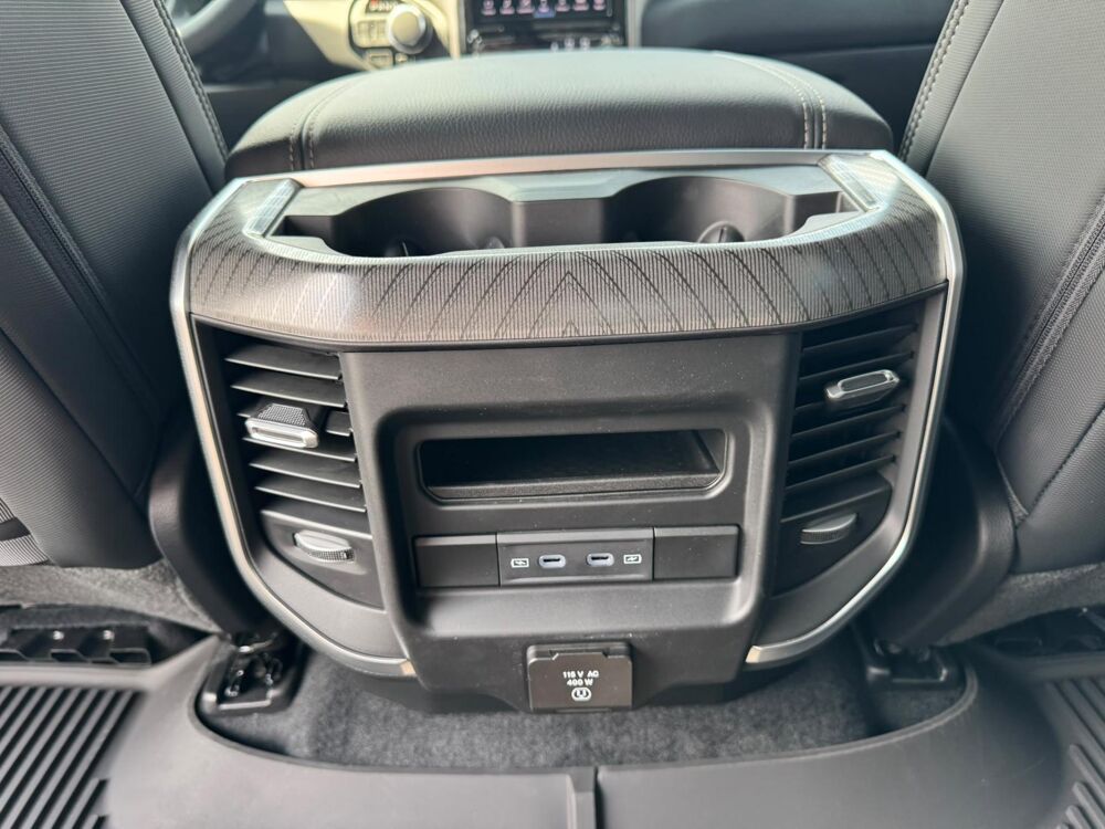 RAM 1500 CREW BIGHORN BACK COUNTRY V8 2026 occasion 91830 Le Coudray-Montceaux