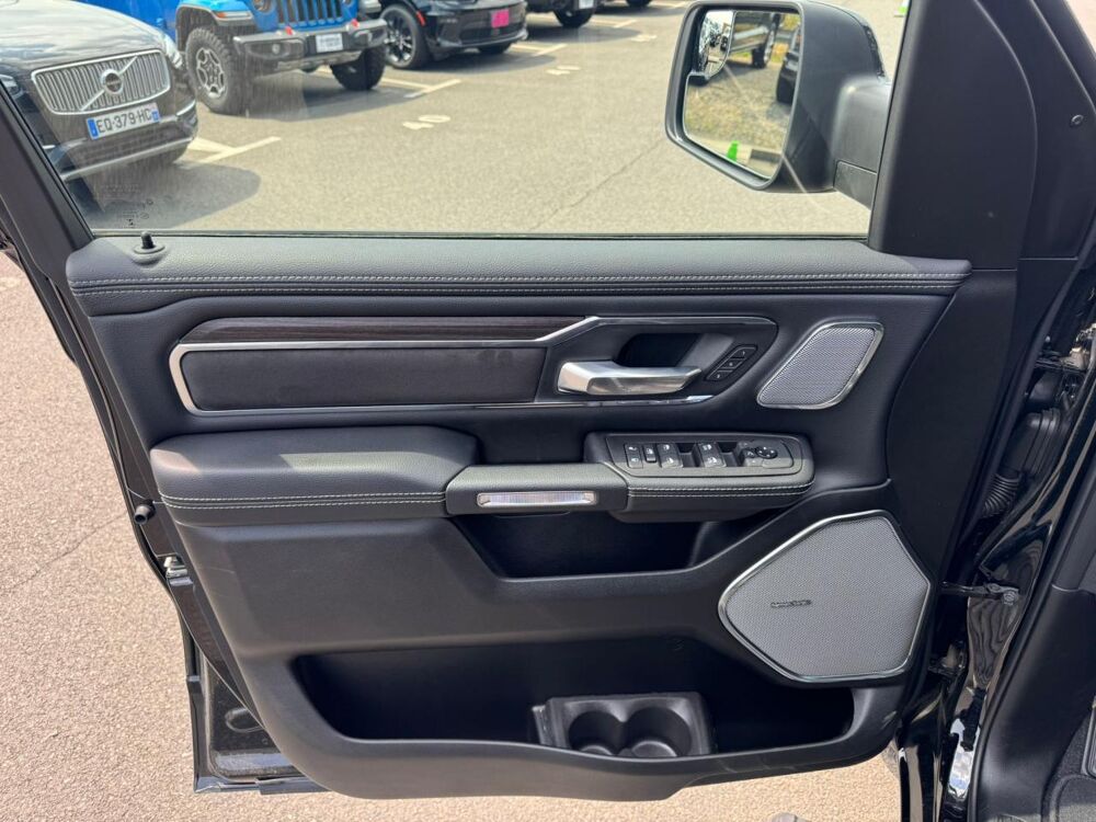 RAM 1500 CREW LAIE SPORT NIGHT EDITION AIR 2025 occasion 91830 Le Coudray-Montceaux