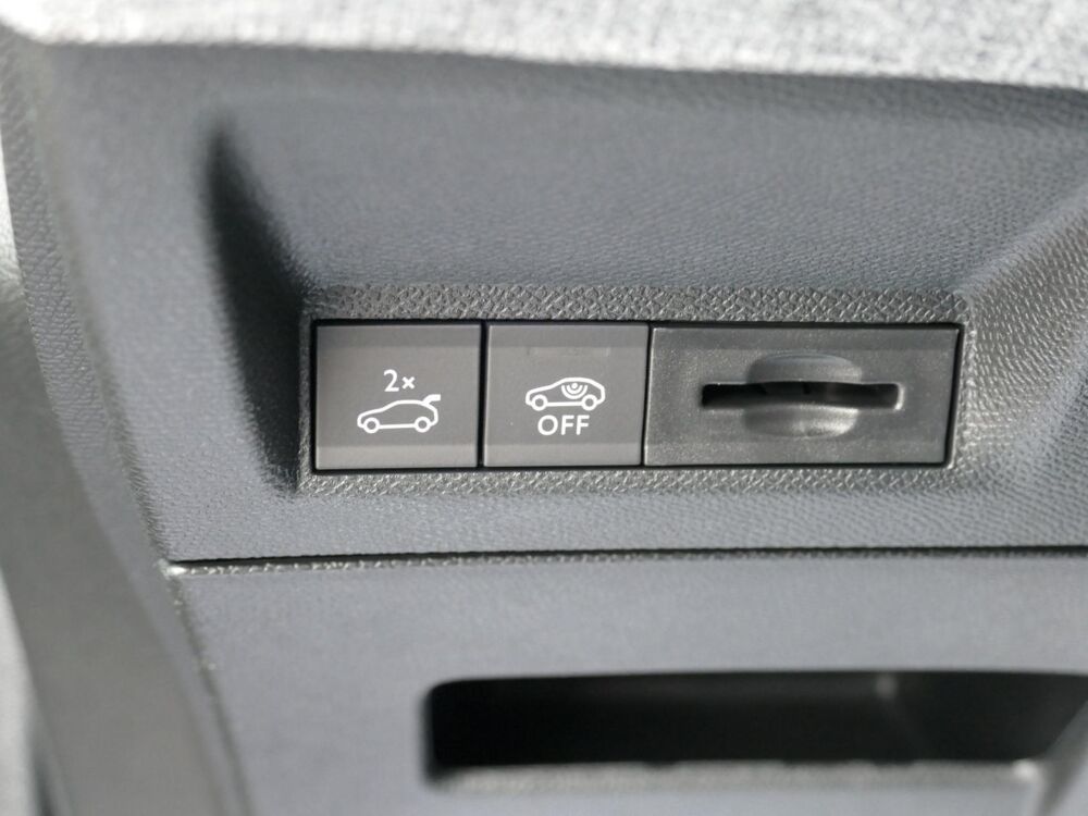 5008 III HYBRID 145 GT EXCLUSIVE - BV E-DCS6 PACK TO. 2026 occasion 77090 Coll&eacute;gien