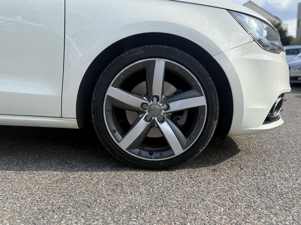 A1 1.6 TDI DPF - 105 - Ambition SUIVI COMPLET GARANTIE 12 MOIS 2011 occasion 94360 Bry-sur-Marne