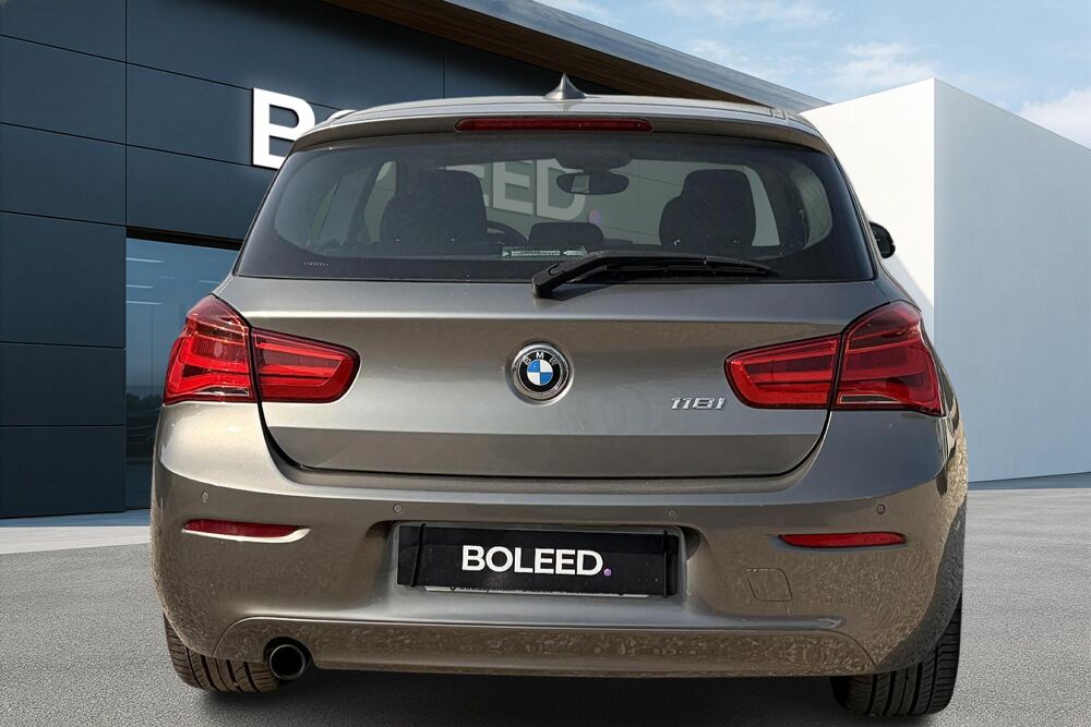 S&eacute;rie 1 118i BVA SPORT F21 ? TOIT OUVRANT ? GPS ? 136 CH 2015 occasion 78760 Jouars-Pontchartrain
