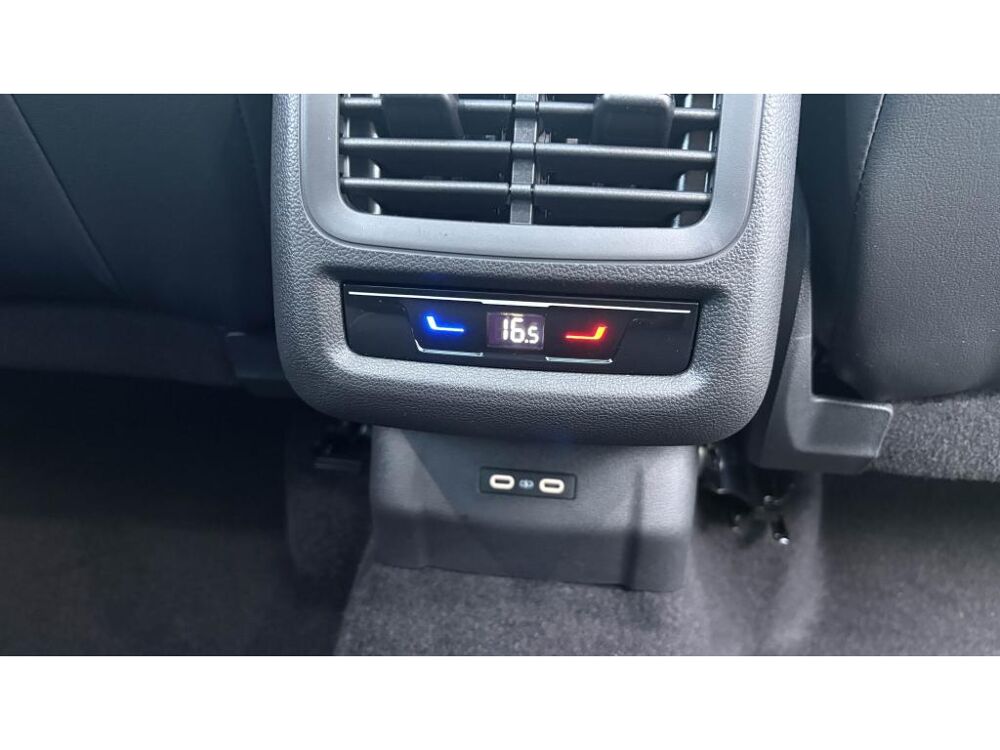 T-ROC 1.5 eTSI 150 DSG R-Line +ATTELAGE+IQ LIGHT+HARMAN KARDON+T.O 2026 occasion 81580 Soual