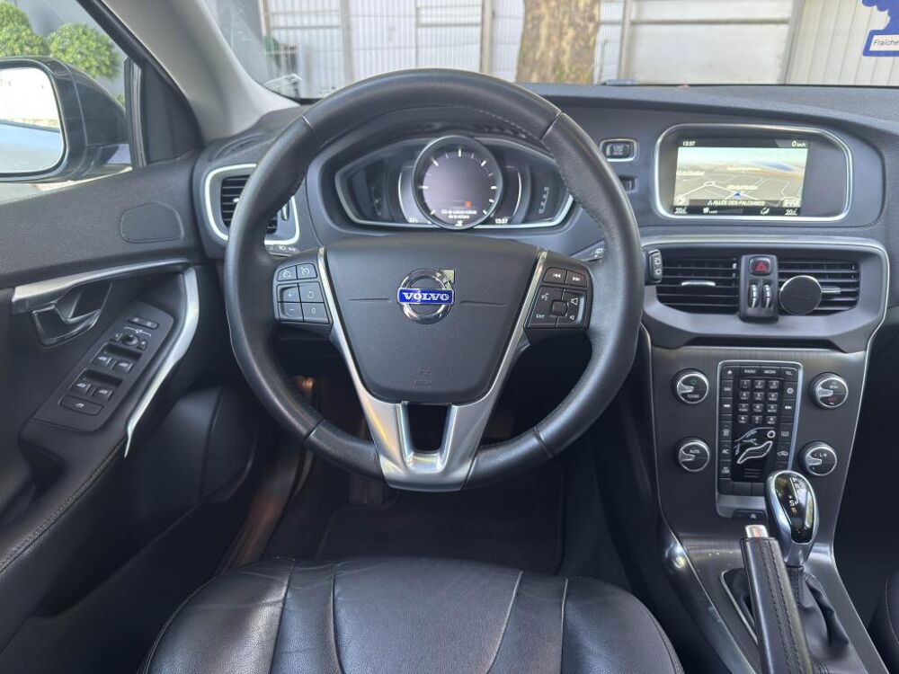 V40 Cross Country D3 - 150 - BVA Geartronic CROSS COUNTRY Summu 2016 occasion 77185 Lognes