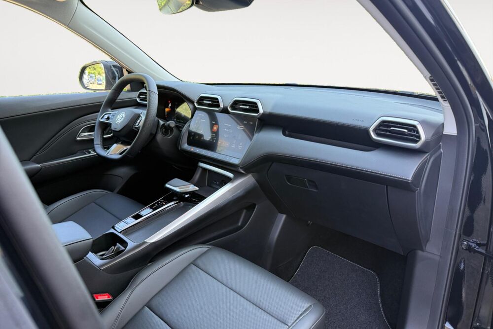 ZS EV 1.5 HYBRID+ 197 LUXURY BVA 2026 occasion 38550 Clonas-sur-Var&egrave;ze