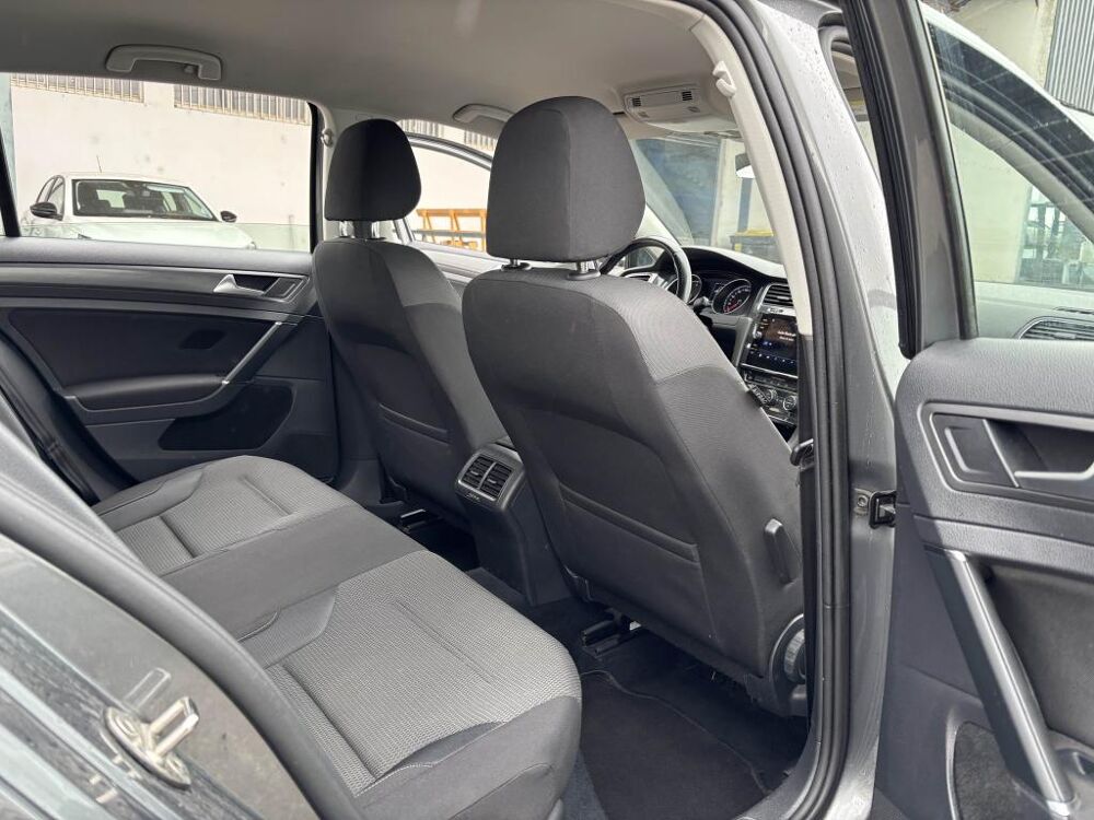 Golf 1.6 16V TDI CR - 115 - BV DSG 7 VII BERLINE Confortline 2017 occasion 47200 Saint-Pardoux-du-Breuil