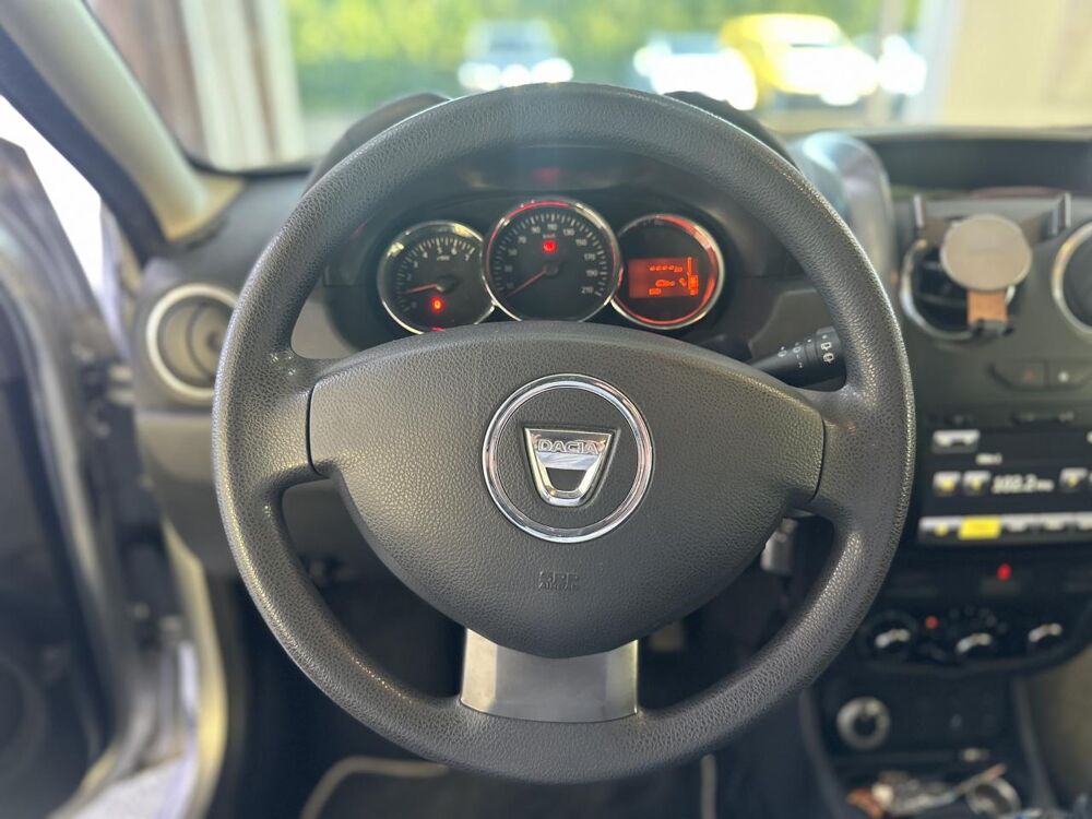 Duster 1.5 DCI 110 CH LAUREATE 4X4 - GARANTIE 12 MOIS 2015 occasion 16000 Angoul&ecirc;me