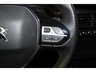 208 Electrique Active 2019 - 136CH- Suivi complet - Premi&egrave;re Ma 2020 occasion 95340 Bernes-sur-Oise