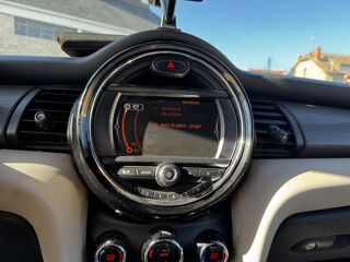 Cooper D Cabriolet 1.5i - 136 BVA Chili Clim + Radar AR 2017 occasion 19100 Brive-la-Gaillarde