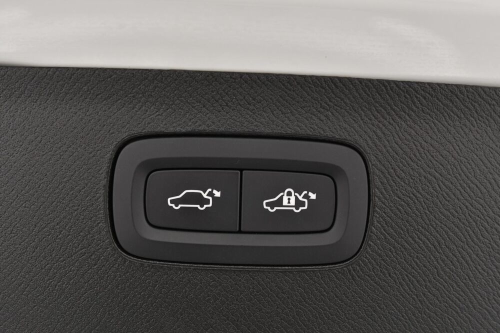 XC90 T8 AWD Hybride Rechargeable 310+145 ch Geartronic 8 7pl Star occasion 17130 Montendre