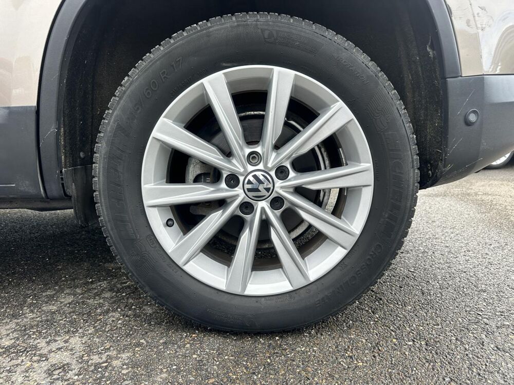 Tiguan 2.0 16V TDI BlueMotion - 140 -DSG7 Carat 4Motion PHASE 2- S 2014 occasion 33450 Montussan