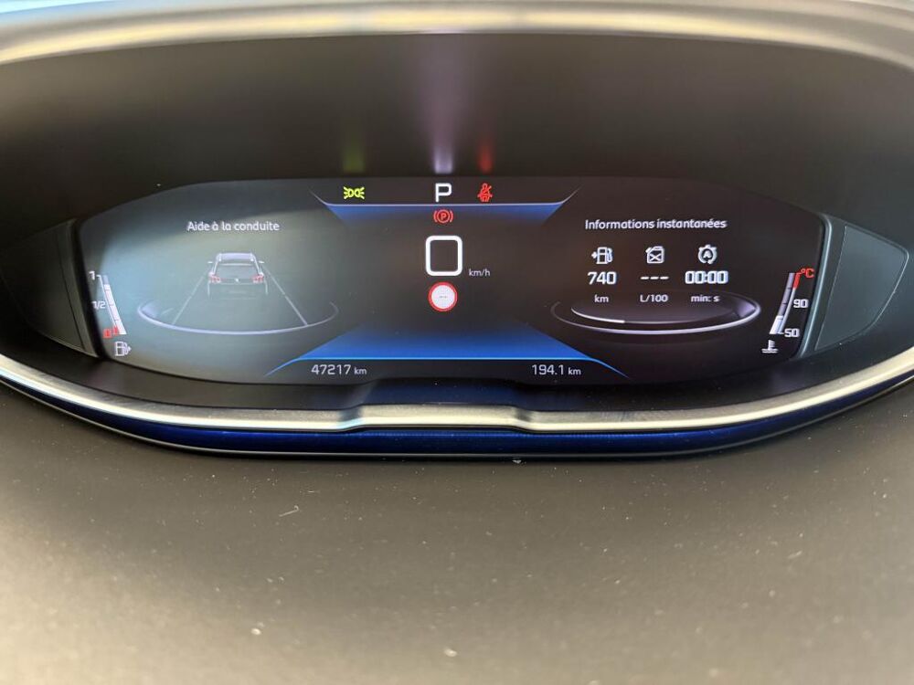 5008 BlueHDi 130 EAT8 Allure Phase 2 - 2022 - CARPLAY - CAMERA - 2022 occasion 60740 Saint-Maximin