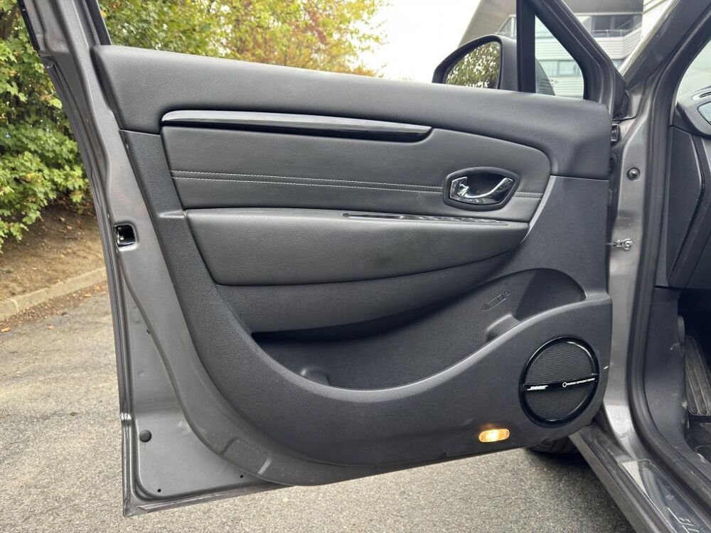 Sc&eacute;nic 1.2 Energy TCe 130 III MONOSPACE Bose PHASE 3 2013 occasion 77185 Lognes