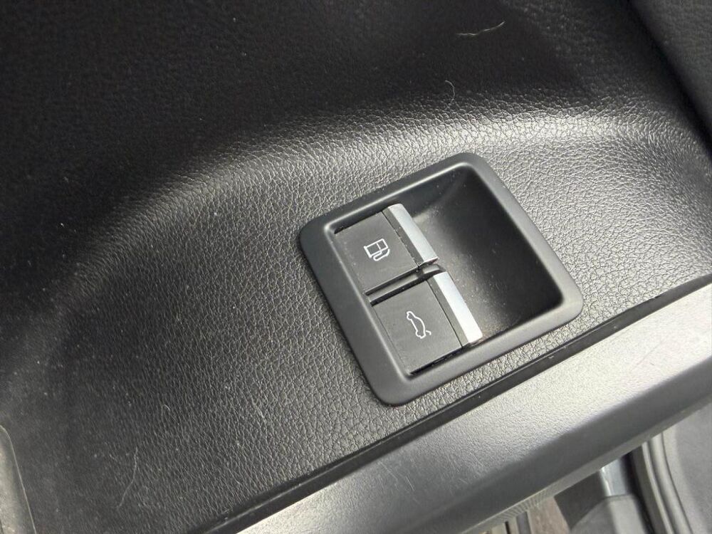 Q5 Quattro 2.0 50 TFSI e - 299 - BV S-tronic Avus - ATTELAGE - 2020 occasion 77185 Lognes