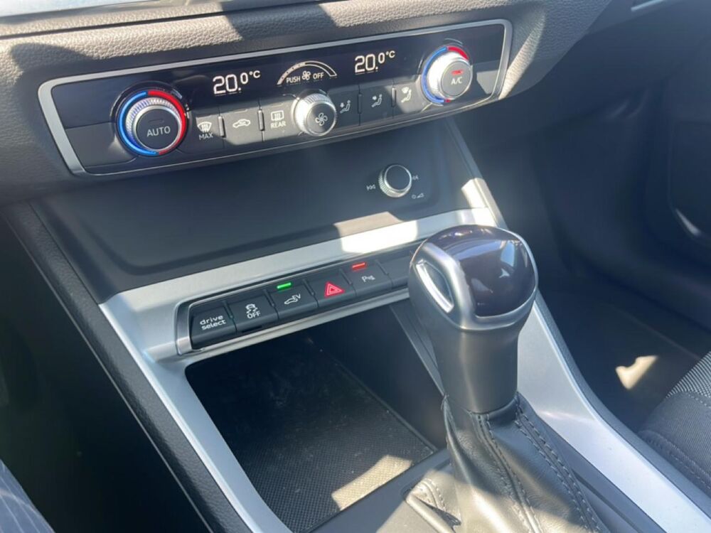 Q3 45 tfsi 245 business line s tronic 6 2023 occasion 85150 Les Achards