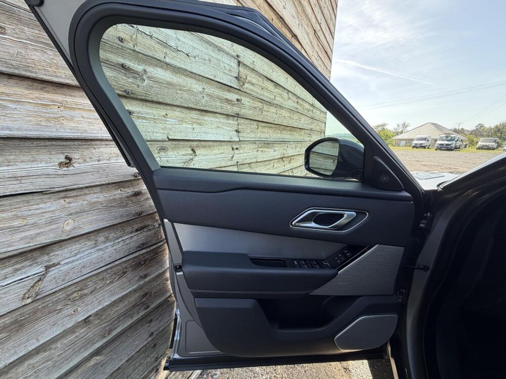 Range rover velar 2.0 D240 - BVA R-Dynamic PHASE 1 2020 occasion 19100 Brive-la-Gaillarde