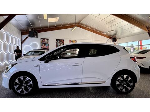 Clio 1.5 BLUEDCI 100 CH BUSINESS GARANTIE 12 MOIS 2022 occasion 16000 Angoul&ecirc;me